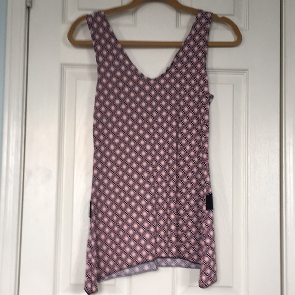 FINAL PRICE DROP EUC Tank Top - Picture 6 of 6